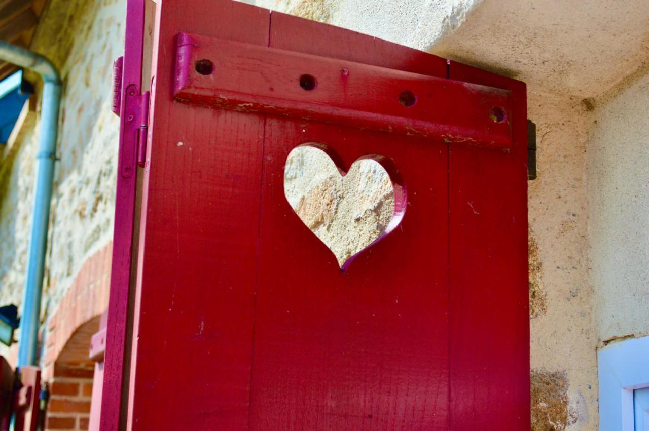 La Pichonniere Bed & Breakfast Isigny-le-Buat Exterior foto