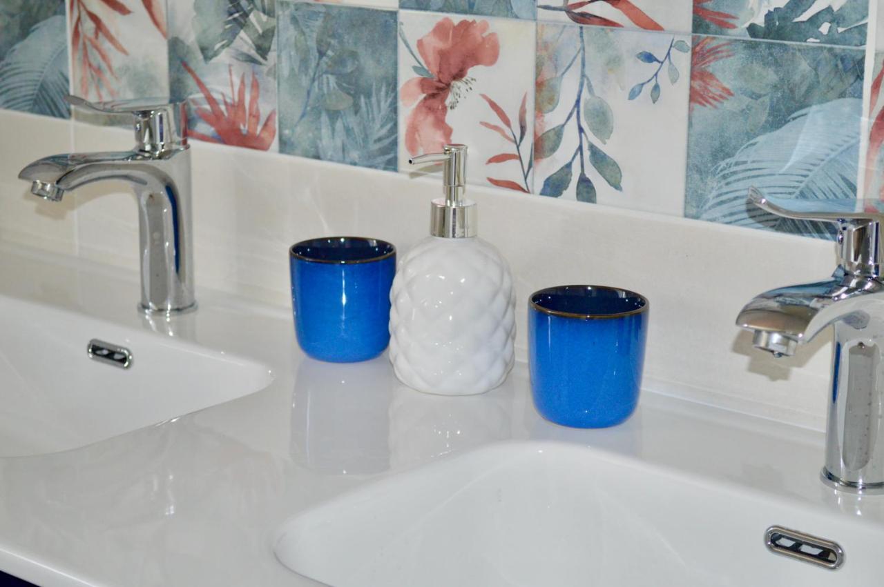 La Pichonniere Bed & Breakfast Isigny-le-Buat Exterior foto
