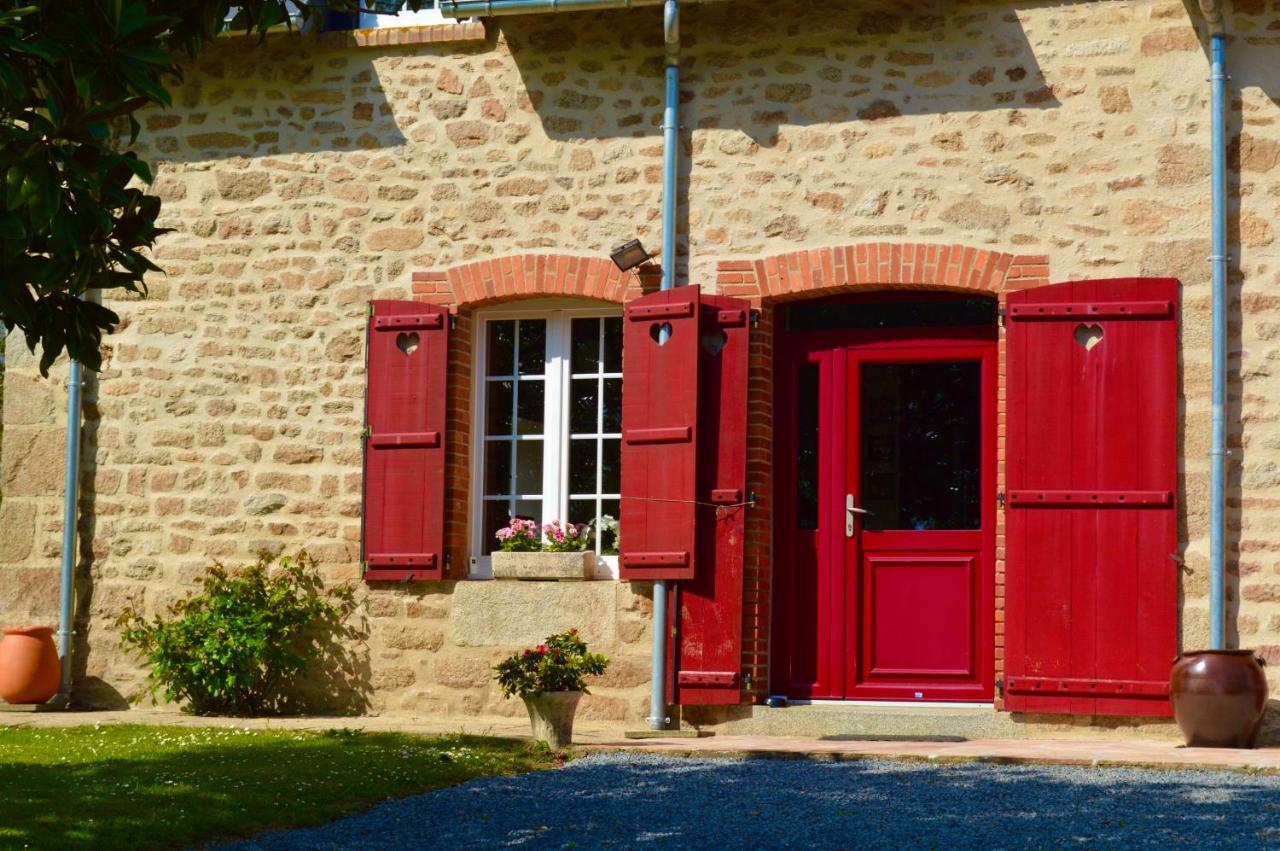 La Pichonniere Bed & Breakfast Isigny-le-Buat Exterior foto