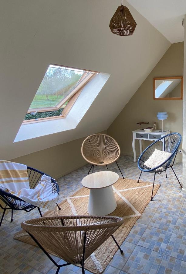 La Pichonniere Bed & Breakfast Isigny-le-Buat Exterior foto