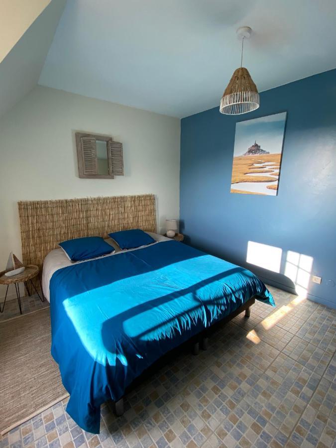 La Pichonniere Bed & Breakfast Isigny-le-Buat Exterior foto