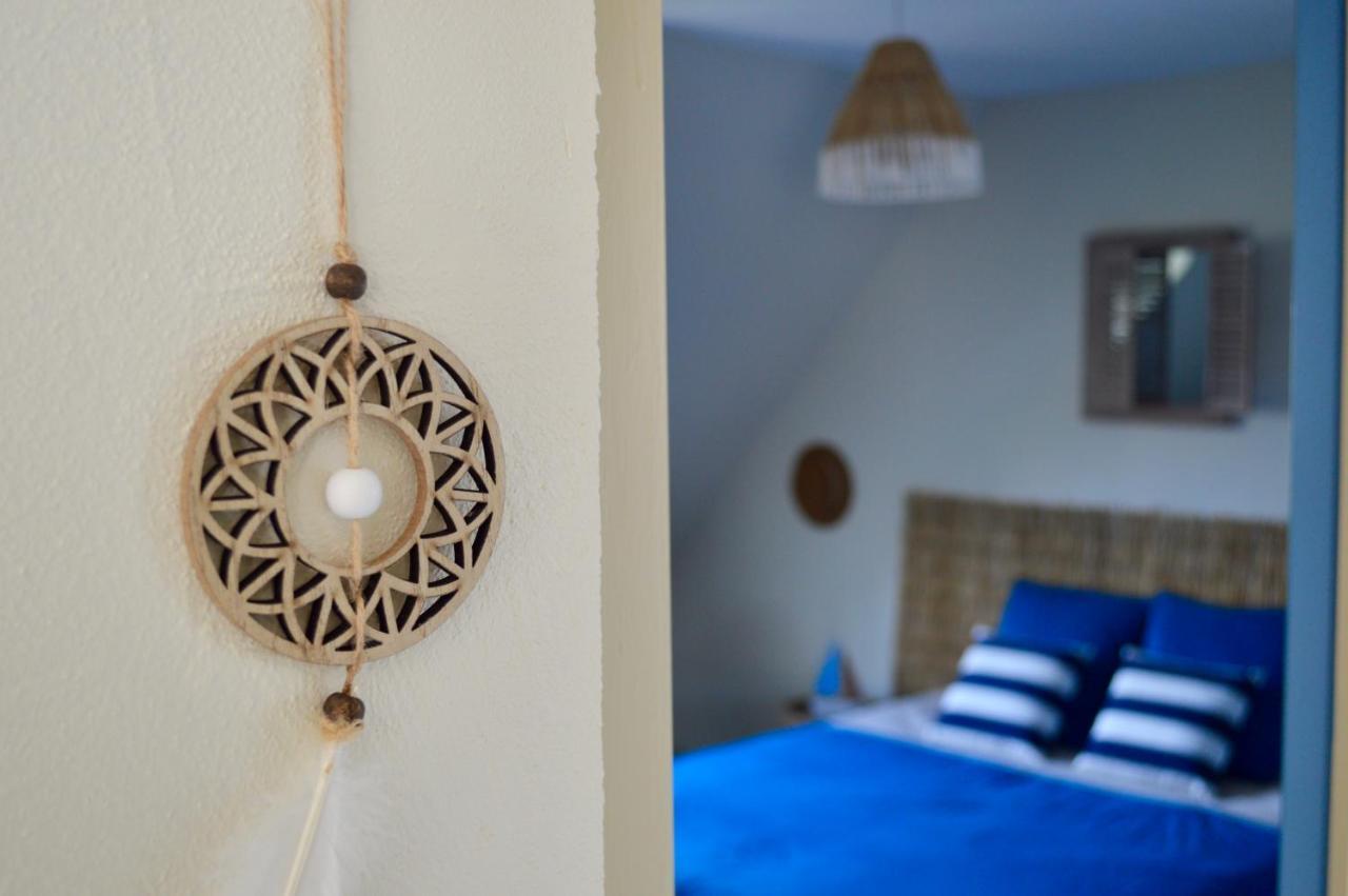 La Pichonniere Bed & Breakfast Isigny-le-Buat Exterior foto