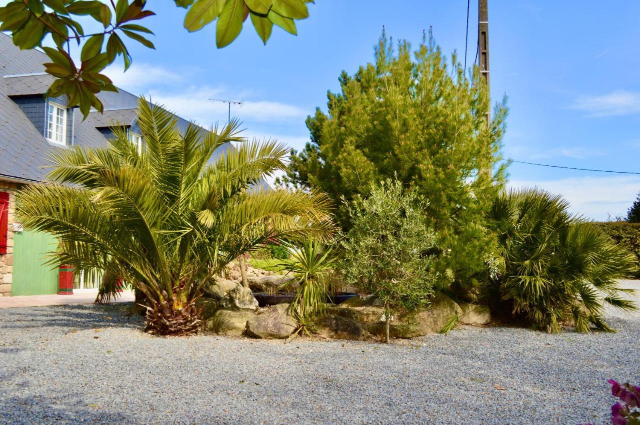 La Pichonniere Bed & Breakfast Isigny-le-Buat Exterior foto