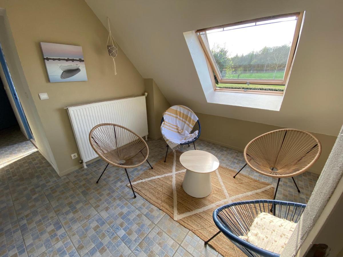 La Pichonniere Bed & Breakfast Isigny-le-Buat Exterior foto